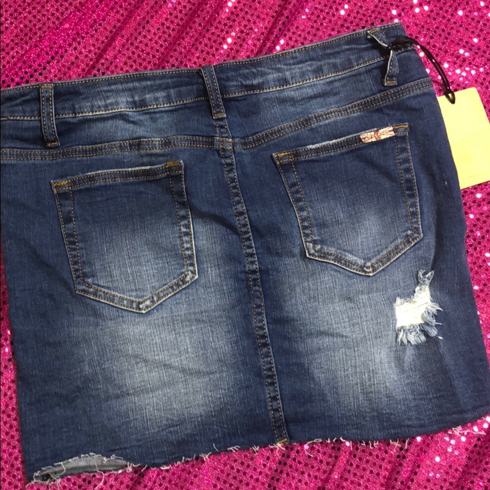 Denim Mini - Picture 2 of 2